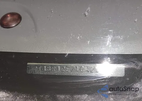 2001 Toyota Corolla Le из США, поврежденный, VIN 2T1BR12E71C429222